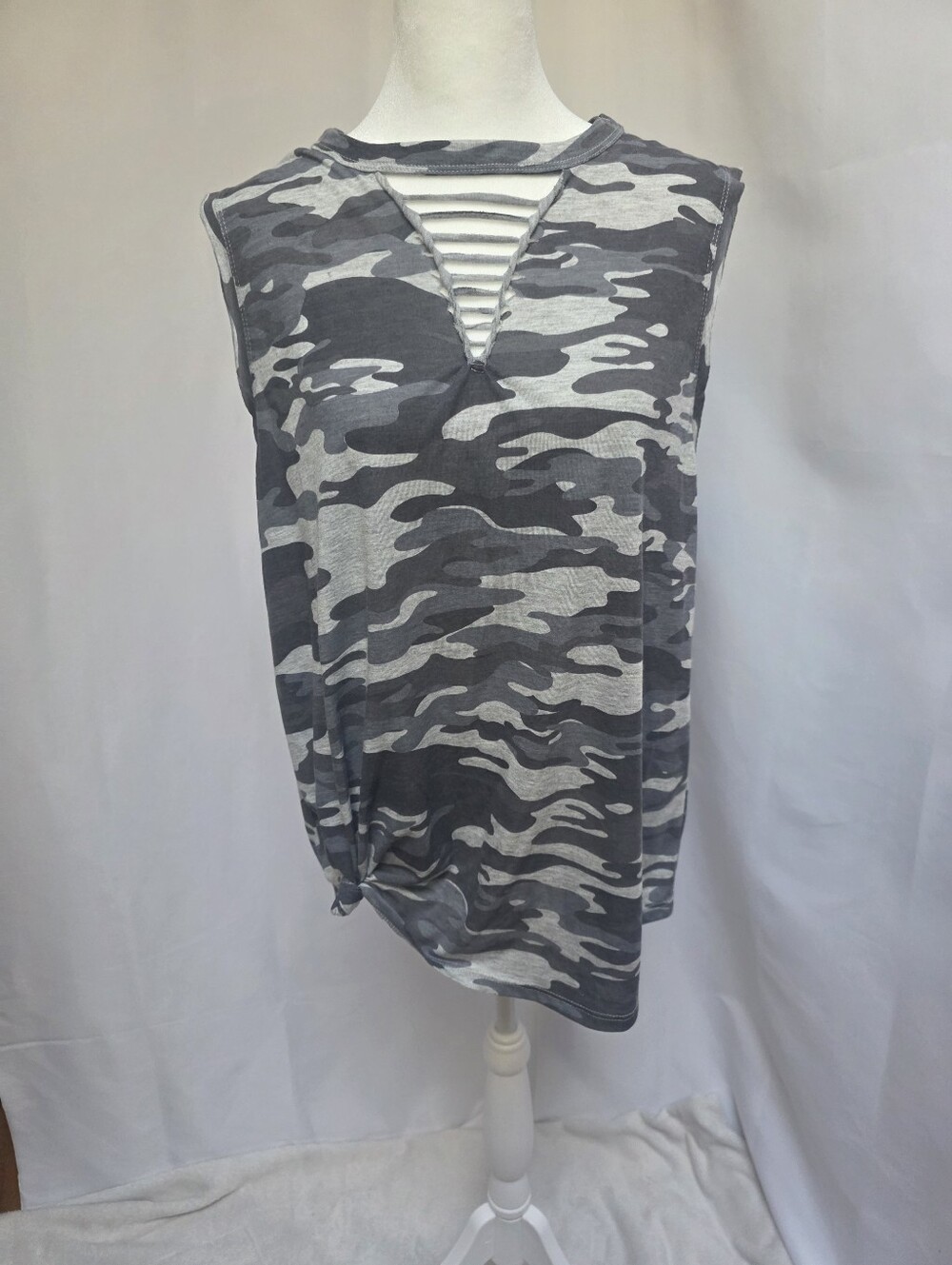 SO Gray Camo Sleeveless Ladder Cutout Side Knot Tank Top NWT Large